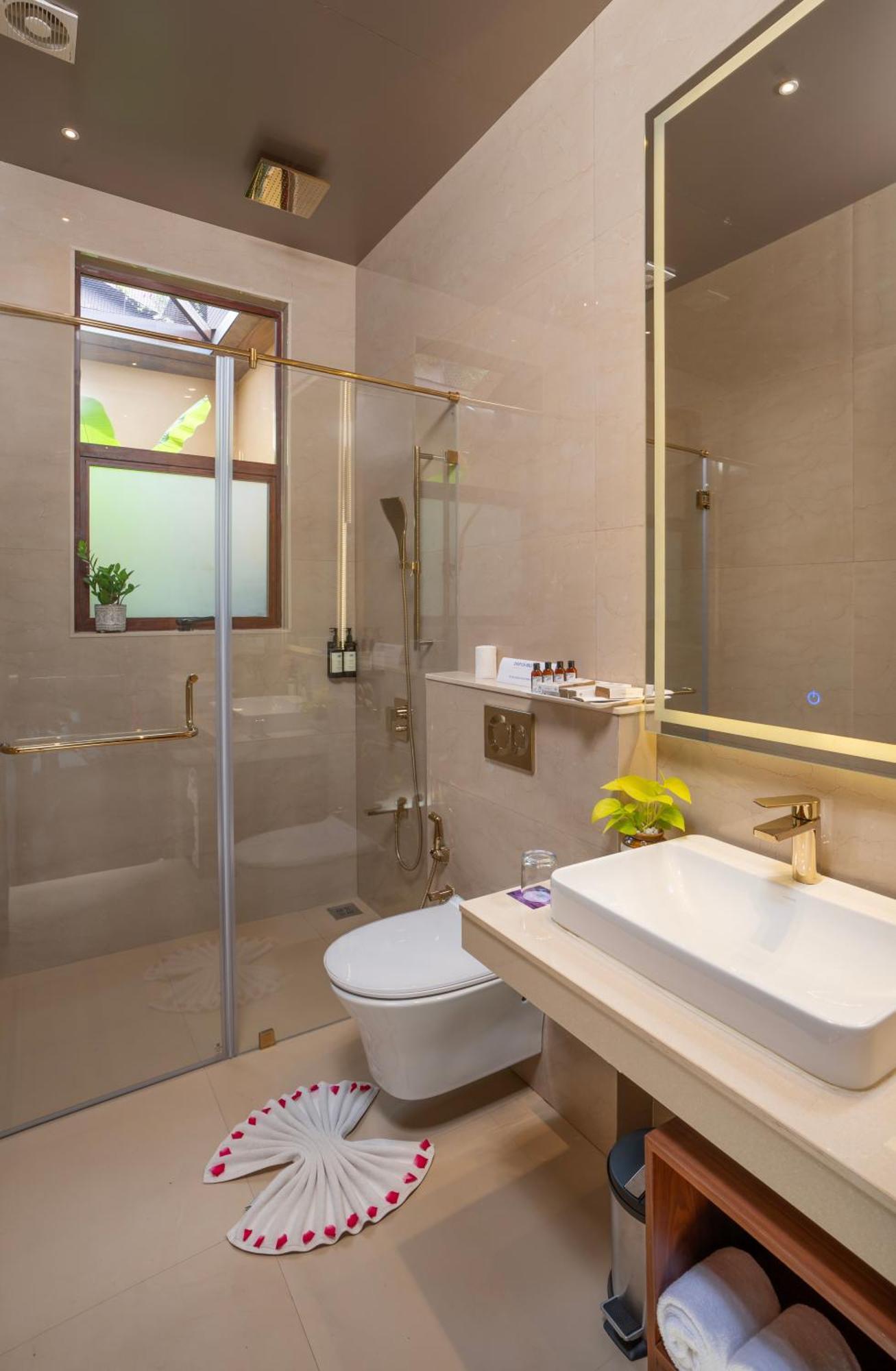 Uday Backwater 4*