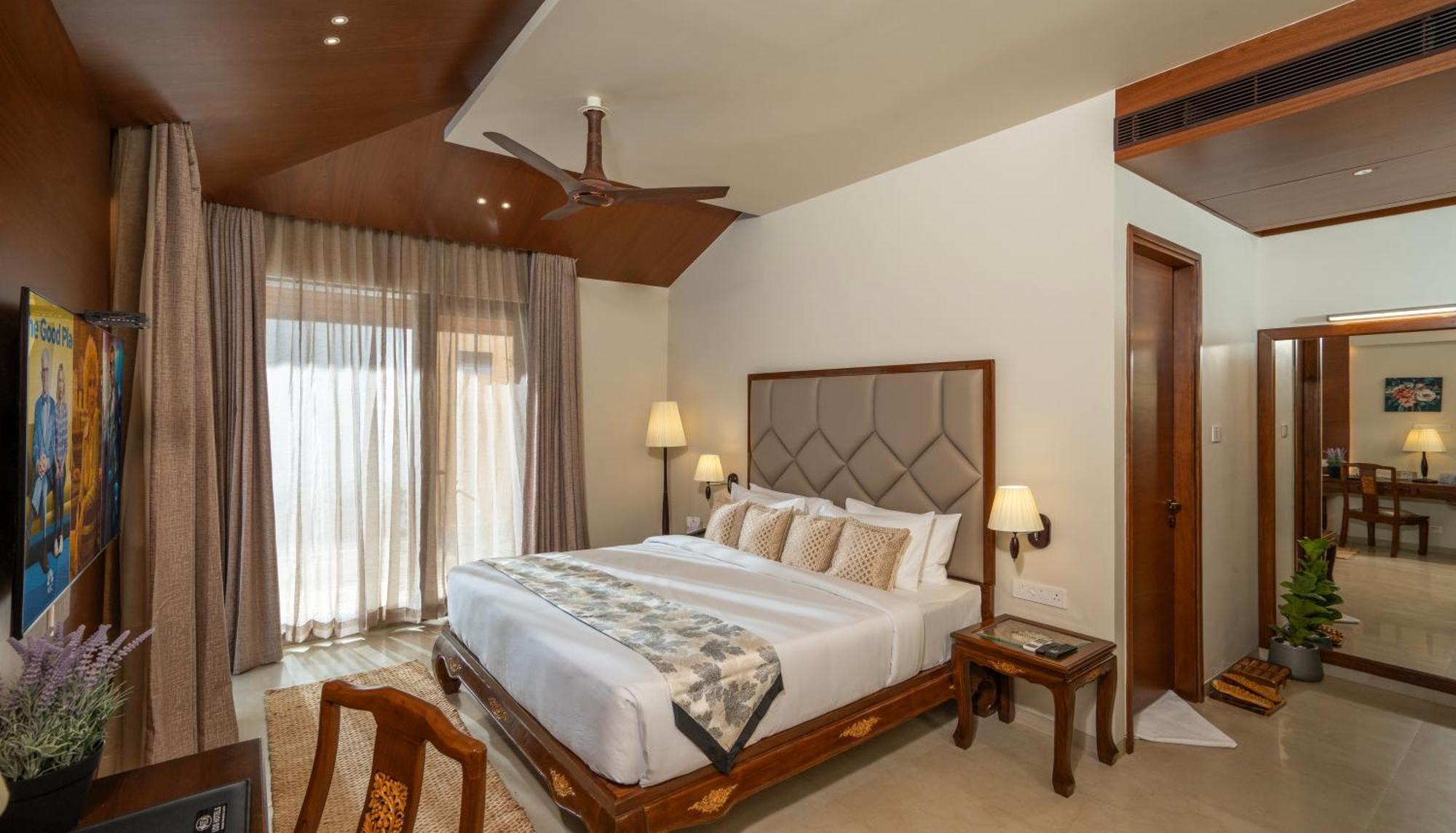 सहारा Uday Backwater 4*