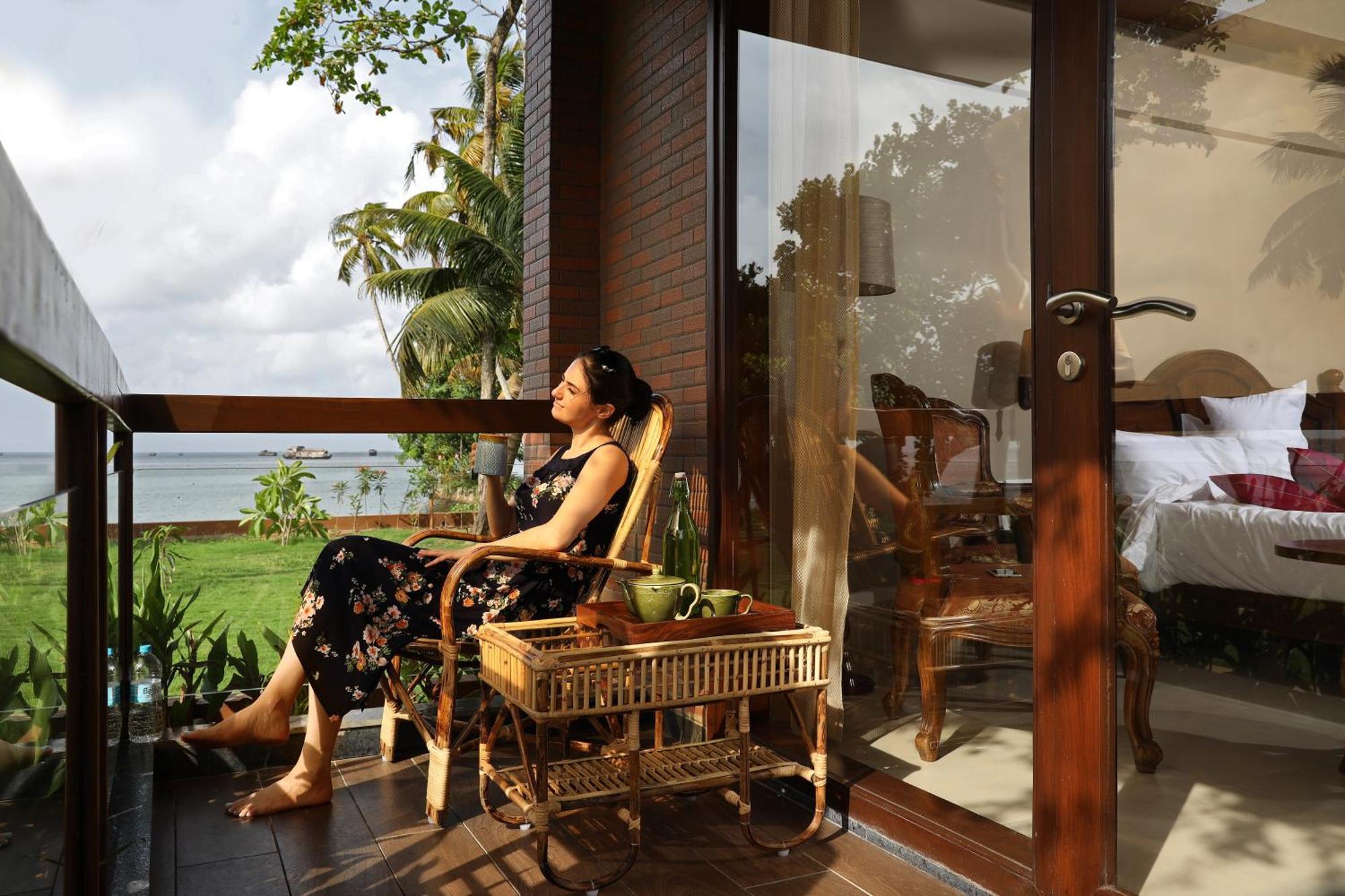 सहारा Uday Backwater 4*